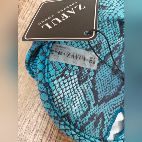 🤍NWT Zaful Blue Snakeskin Bikini Size Medium - Picture 4 of 5